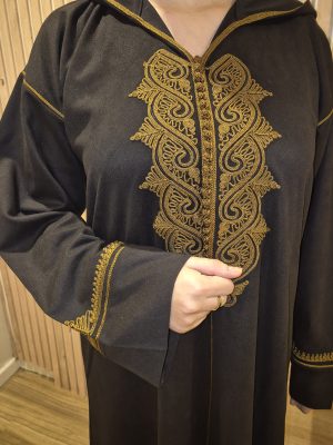 Djellaba noire en simili daim brodée kaki